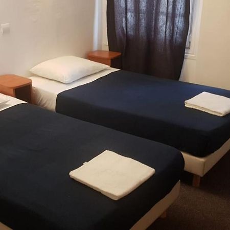 Hotel Petit Bastille Aulnay-sous-Bois Eksteriør bilde