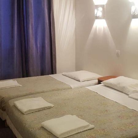 Hotel Petit Bastille Aulnay-sous-Bois Eksteriør bilde