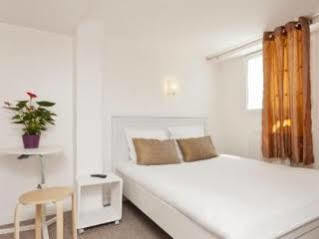 Hotel Petit Bastille Aulnay-sous-Bois Eksteriør bilde