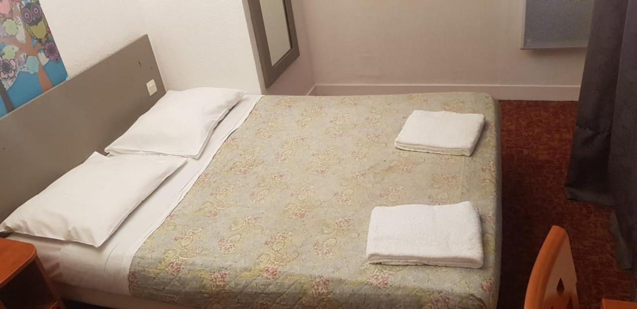 Hotel Petit Bastille Aulnay-sous-Bois Eksteriør bilde