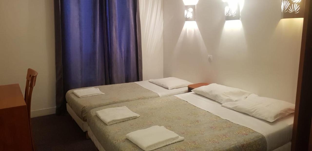 Hotel Petit Bastille Aulnay-sous-Bois Eksteriør bilde